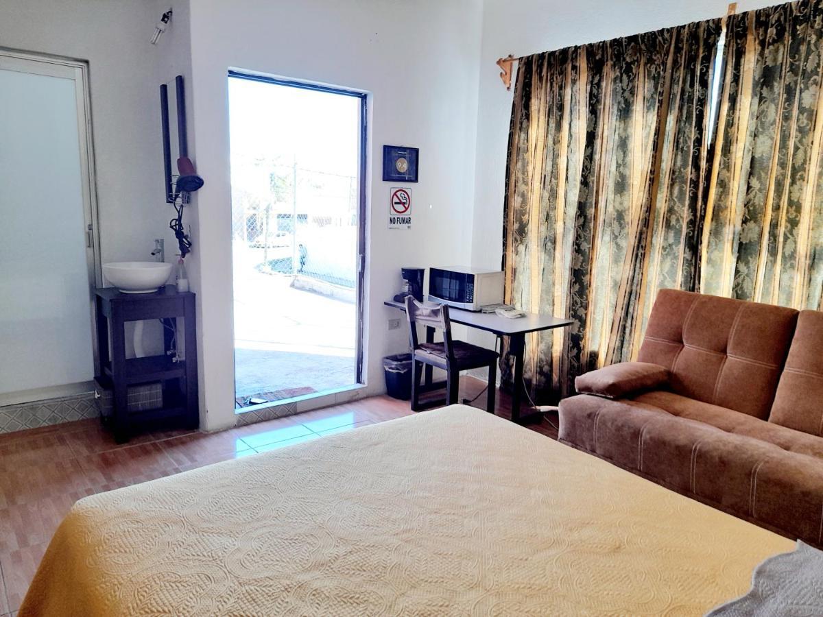 Suite amplia privada a 8 min del centro Aguascalientes Esterno foto