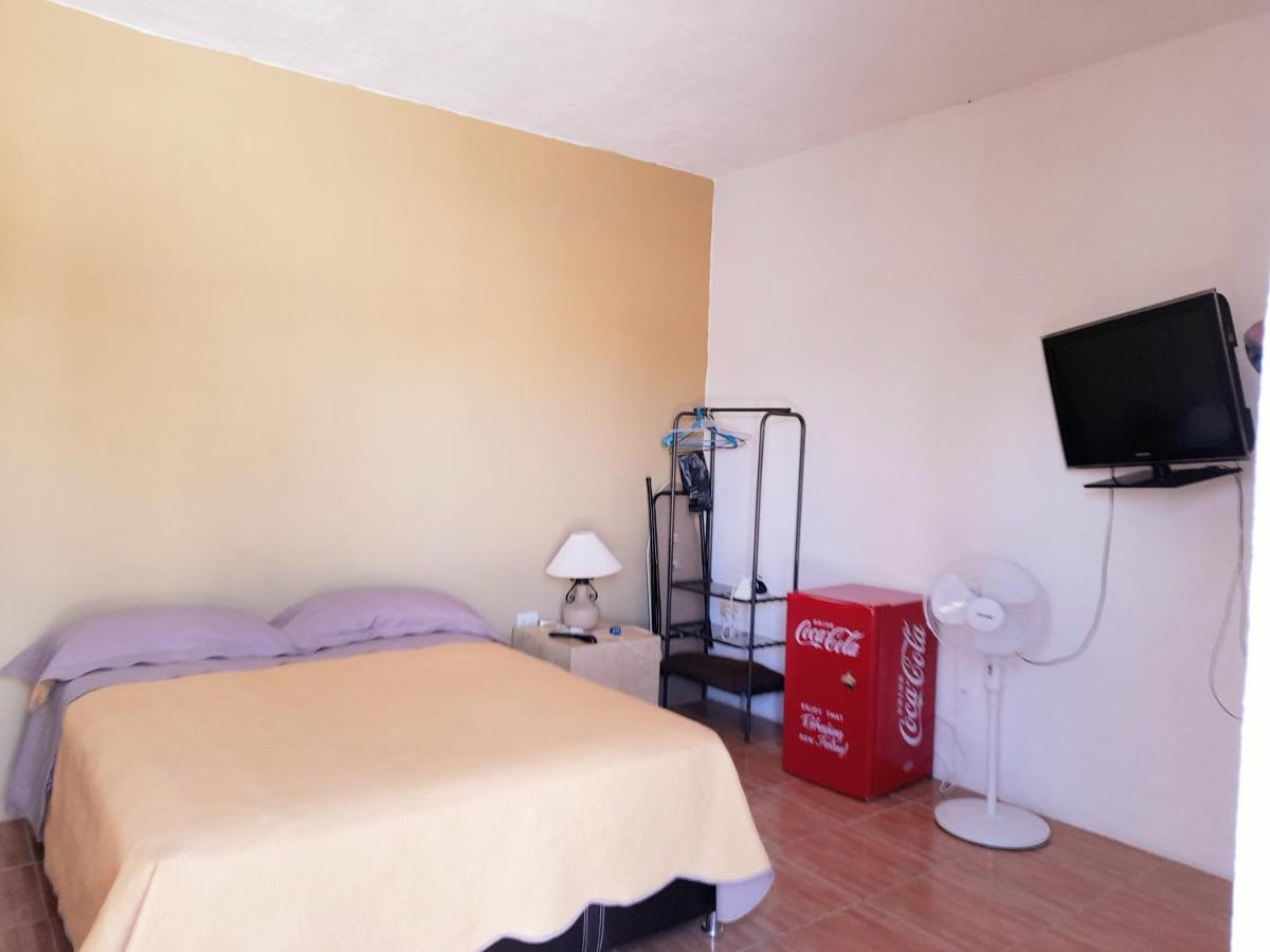Suite amplia privada a 8 min del centro Aguascalientes Esterno foto