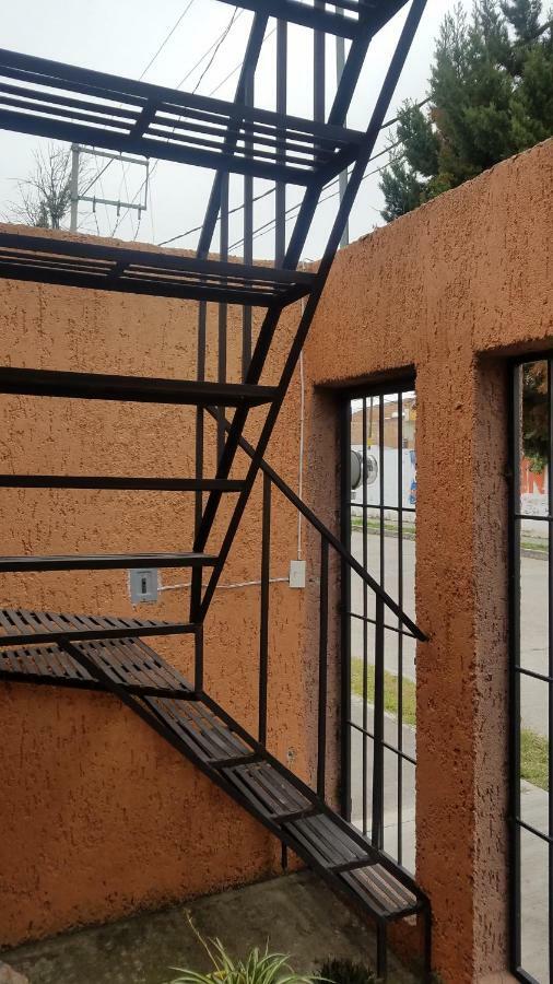 Suite amplia privada a 8 min del centro Aguascalientes Esterno foto