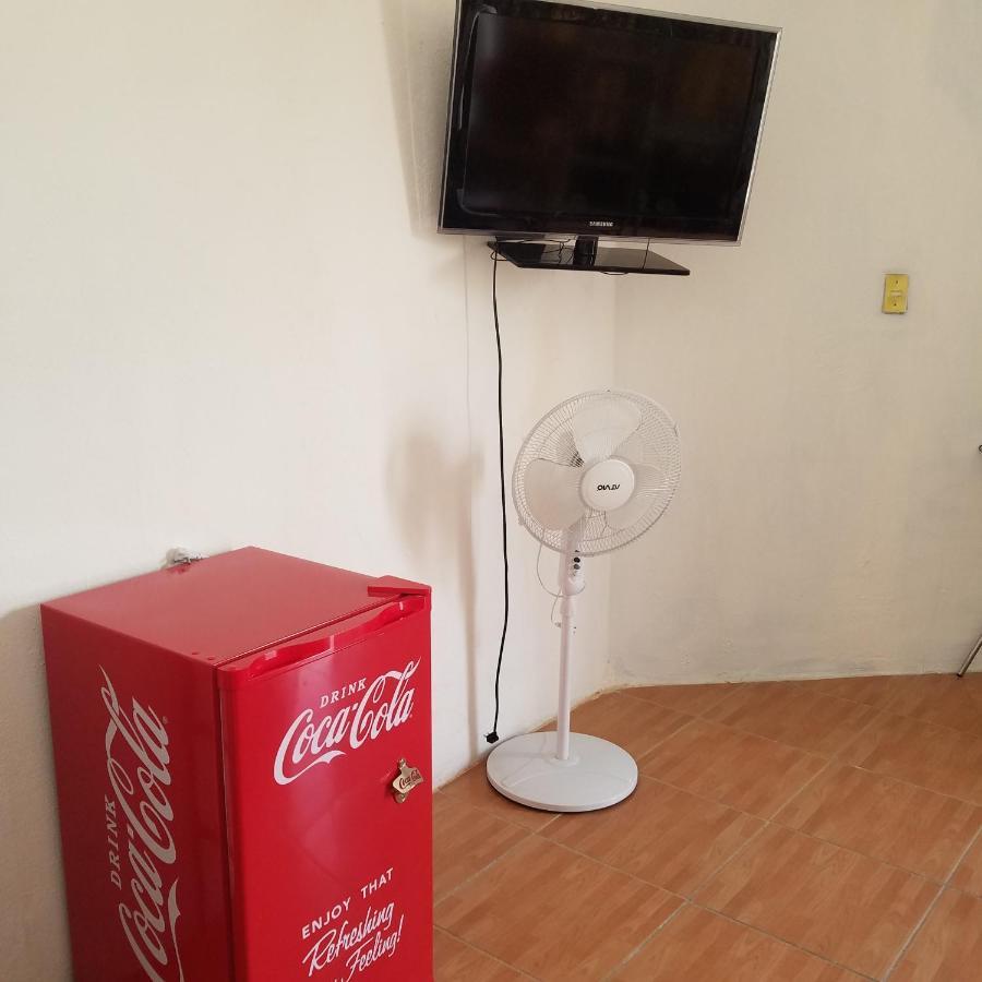 Suite amplia privada a 8 min del centro Aguascalientes Esterno foto